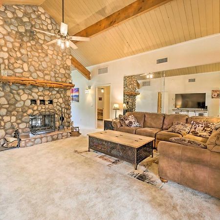 Lush Pinetop Retreat With Large Deck And Wooded Yard! 外观 照片