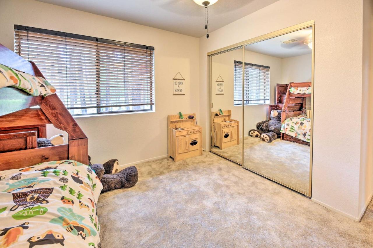 Lush Pinetop Retreat With Large Deck And Wooded Yard! 外观 照片
